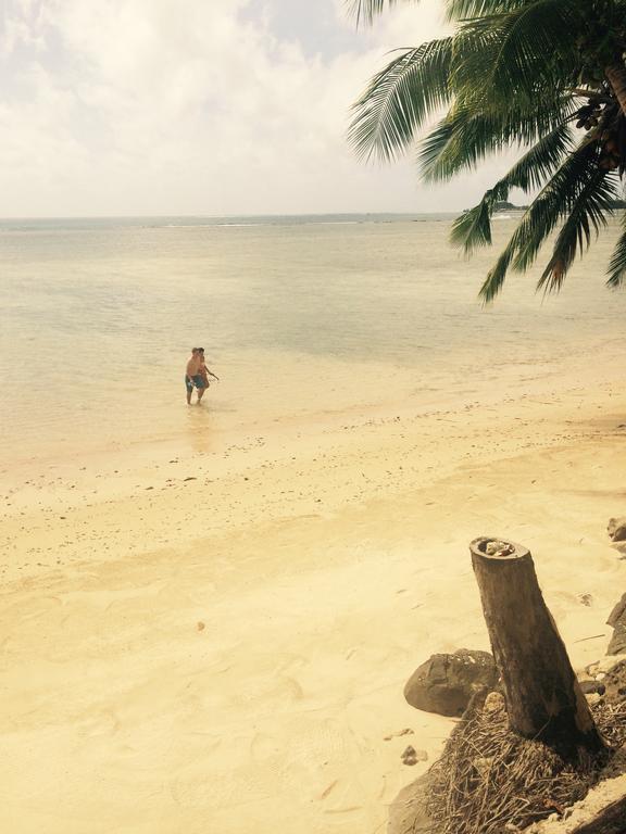 Vacations Beach Fale Hotel Manase Bilik gambar