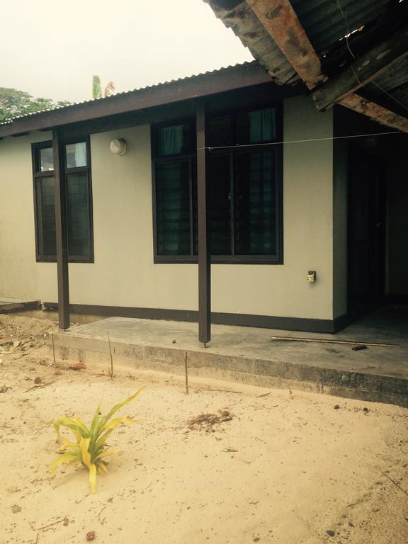 Vacations Beach Fale Hotel Manase Bilik gambar