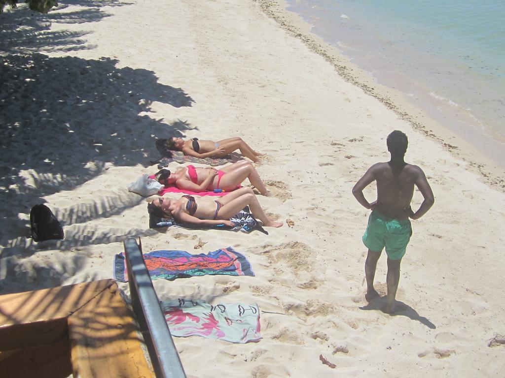 Vacations Beach Fale Hotel Manase Luaran gambar