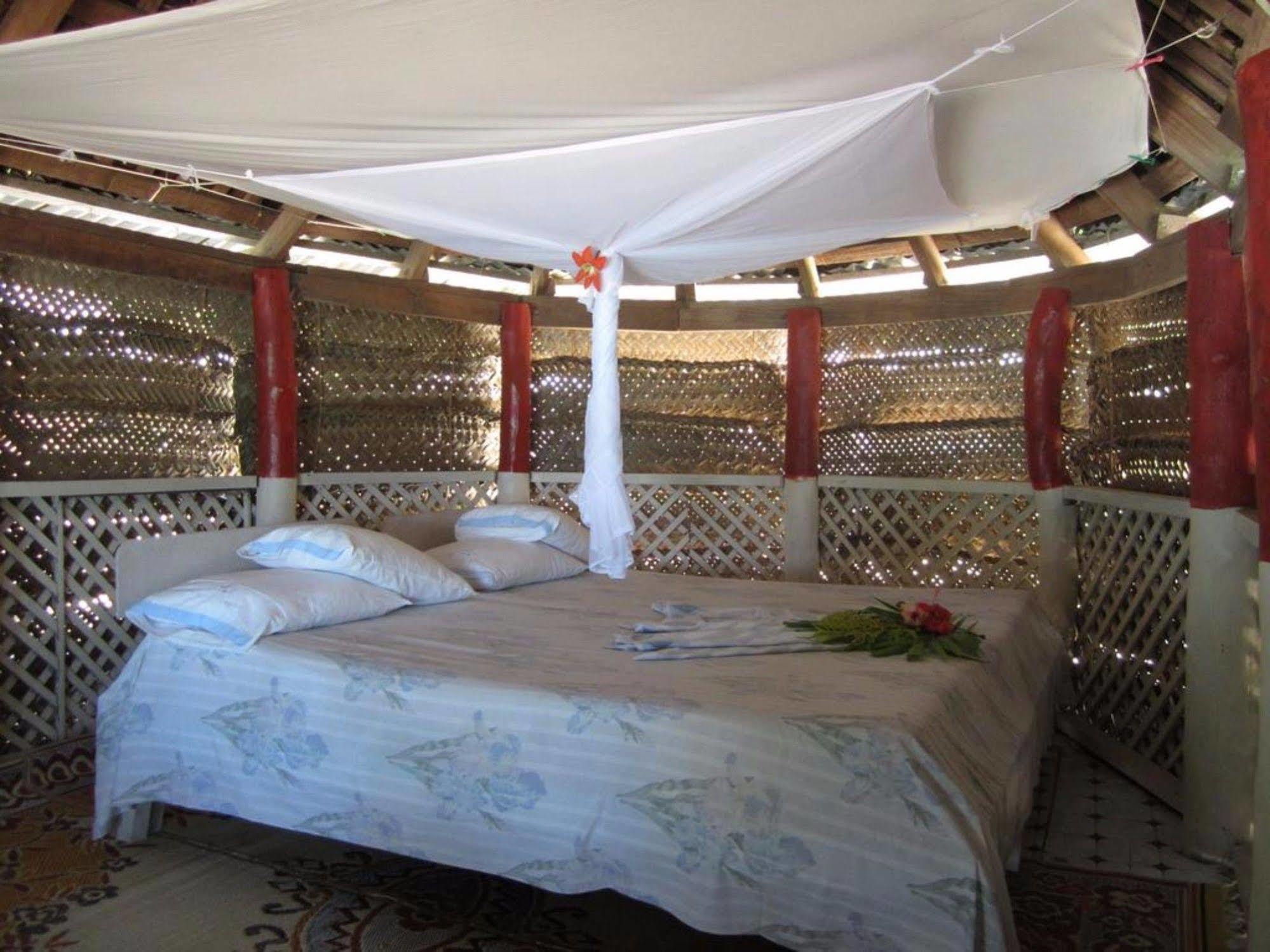 Vacations Beach Fale Hotel Manase Luaran gambar