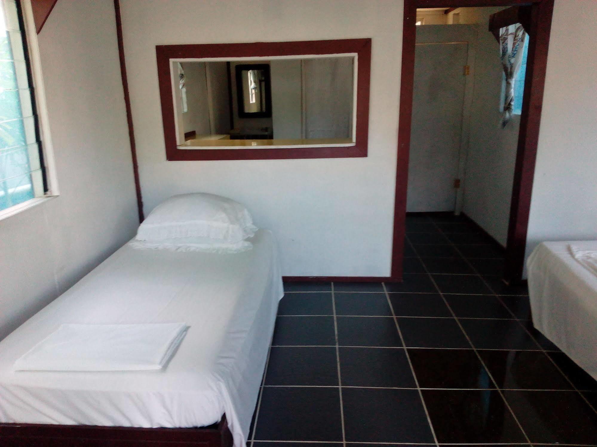 Vacations Beach Fale Hotel Manase Luaran gambar